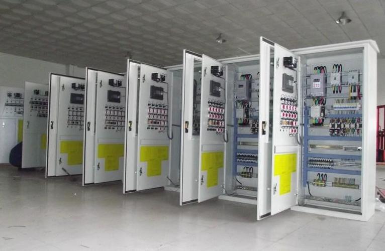 PLC 控制柜里都有什么東西？